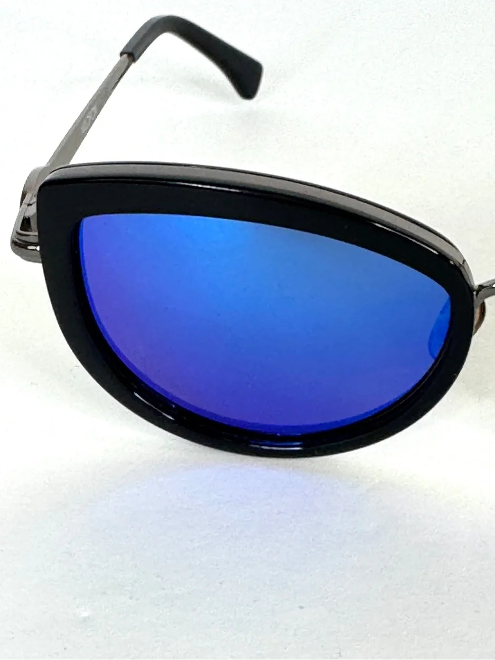 WILDFOX Chaton Mirrored Sunglasses Black Blue